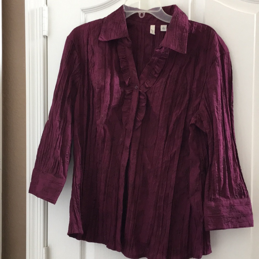 FINAL MARKDOWN Ladies St. John’s bay blouse extra large